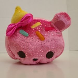 MGA Entertainment Num Noms Pink Sparkle Cupcake Plush